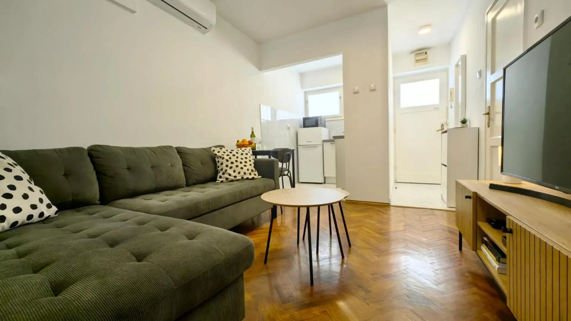 Apartment With Balcony In Split