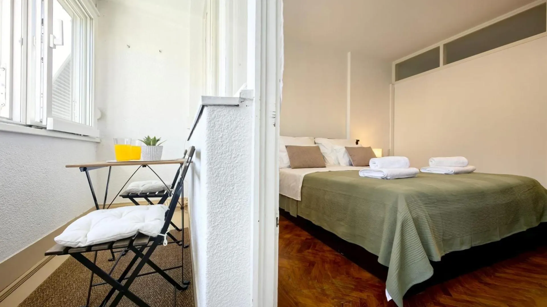 Apartment With Balcony In Split 0*,