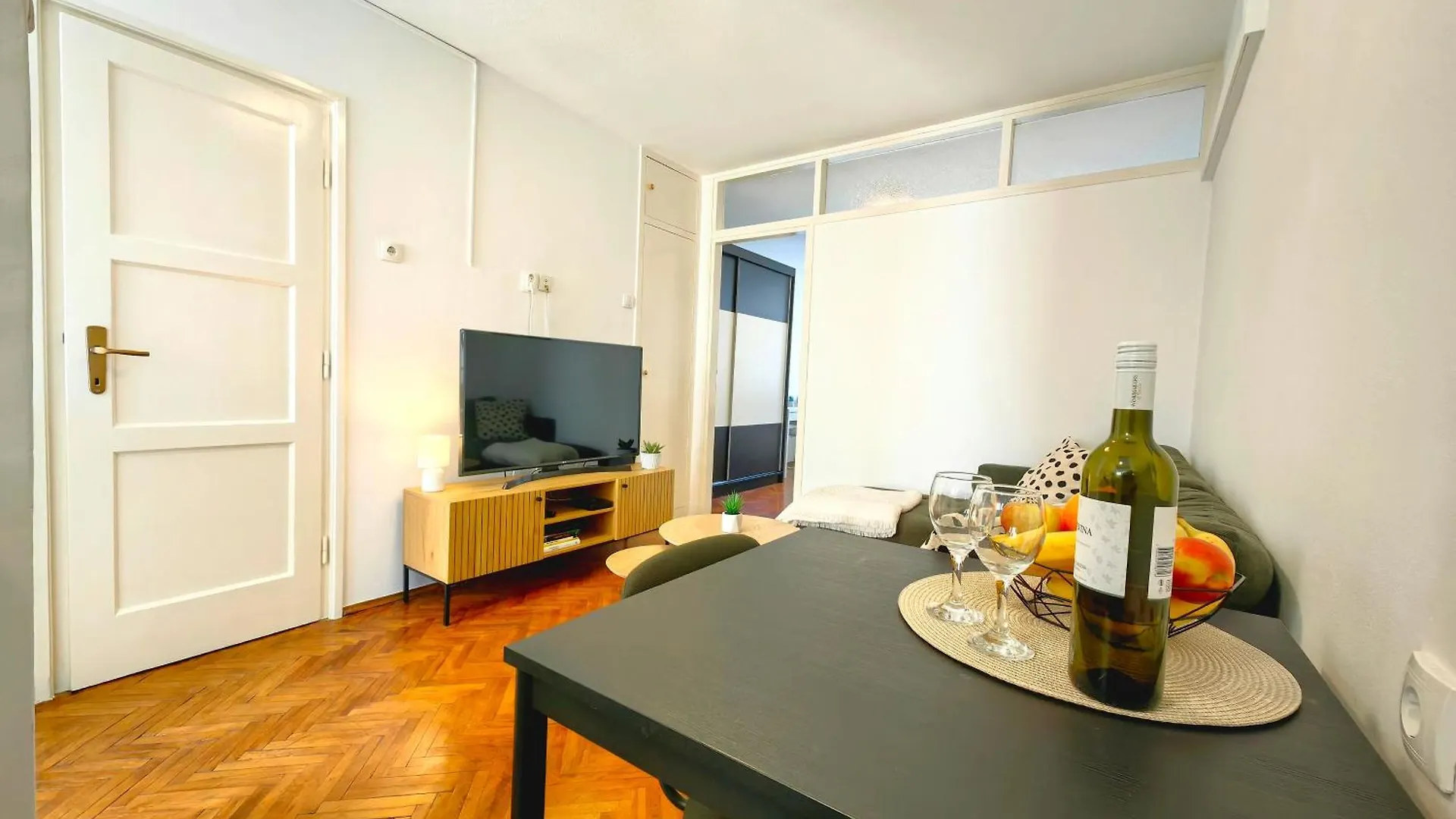 Apartment With Balcony In Split